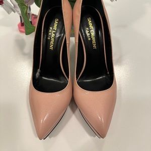 Ysl fantastic shoes, size 5, box included 🥰